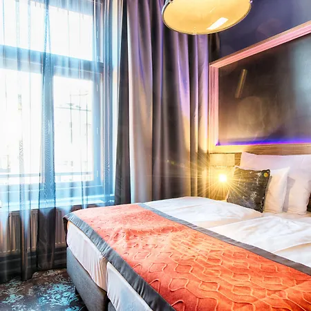 Отель Nyx By Leonardo 4*